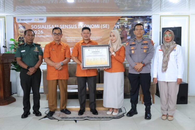 Acara Sosialisasi Sensus Ekonomi 2026 di Cafe Ambun Water Park Lubuk Sikaping, Selasa (2/12). EKIE NOPRISMOND