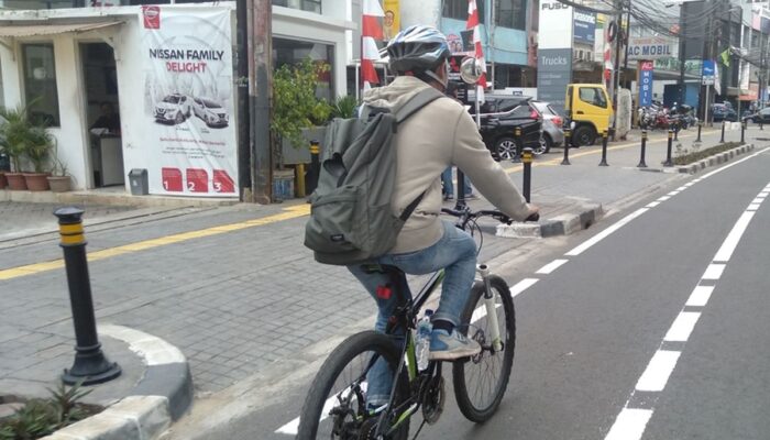 Panduan Aman Jika Bersepeda di Jalan Raya