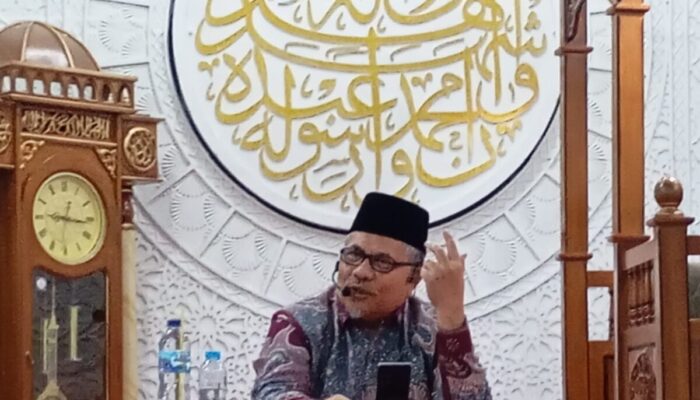 Ketua DPRD Sumbar Komitmen Perkuat Peran Masjid sebagai Tempat Pembinaan Akhlak