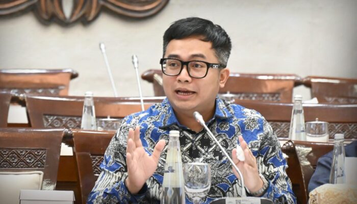 Pemerintah Diminta Punya Terobosan Atasi Puskesmas Tanpa Dokter dan Sekolah Rusak