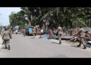 Berjualan di Atas Fasum, Satpol PP Lakukan Pembongkaran Bangunan PKL di  Jalan Cupak Tangah