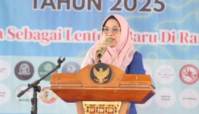 Pemda Pasbar Salurkan 8 Ton Beras untuk Masyarakat Sasak