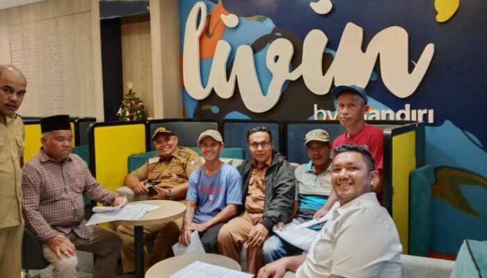 Korban Banjir di Padang Terima Dana Tunggu Hunian