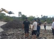 Bupati Padang Pariaman Ikut Gotong Royong Selamatkan Masjid Tertua di Sungai Sariak