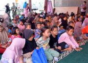 Pemkab Agam Bantu Pakaian Sekolah untuk Warga Terdampak Bencana