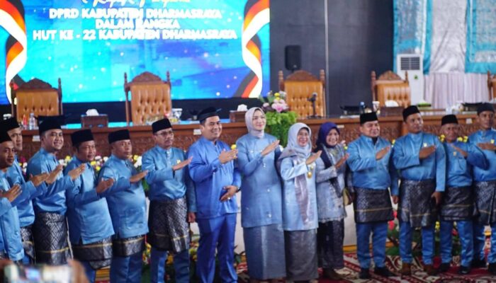 Sidang Paripurna, Bupati Annisa Sampaikan Progres Pembangunan Daerah di Dharmasraya