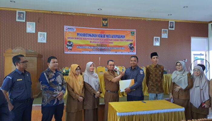 Bawaslu Pesisir Selatan Gandeng Cabdin Pendidikan, Cetak Pemilih Pemula Berkualitas Lewat Kelas Pemilu