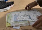 Dokumen Bertuliskan “Indonesia Air Transport” Ditemukan Warga di Area Persawahan Kabupaten Pangkep