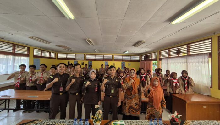 Jaksa Pessel Edukasi Siswa SMPN 2 Painan Soal Dampak dan Sanksi Hukum Judi Online