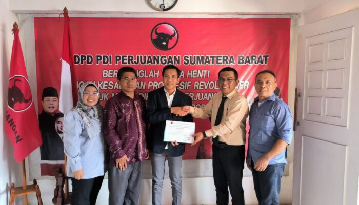 Selesai Magang di Kantor DPD PDIP Sumbar, Presiden Mahasiswa STISIP Imam Bonjol Dijemput Pihak Kampus