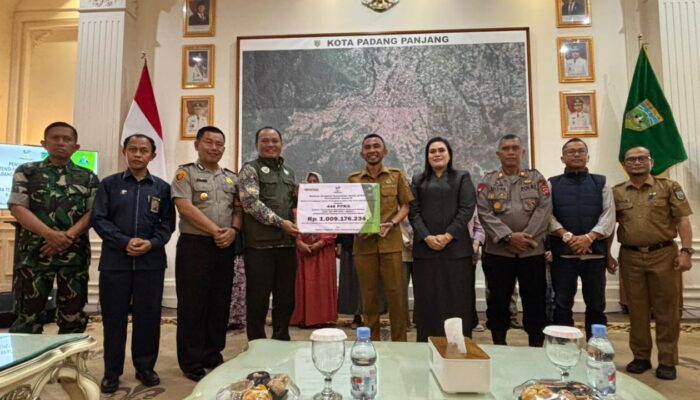 448 Warga Padang Panjang Terima Bantuan Atensi Rp1,09 Miliar