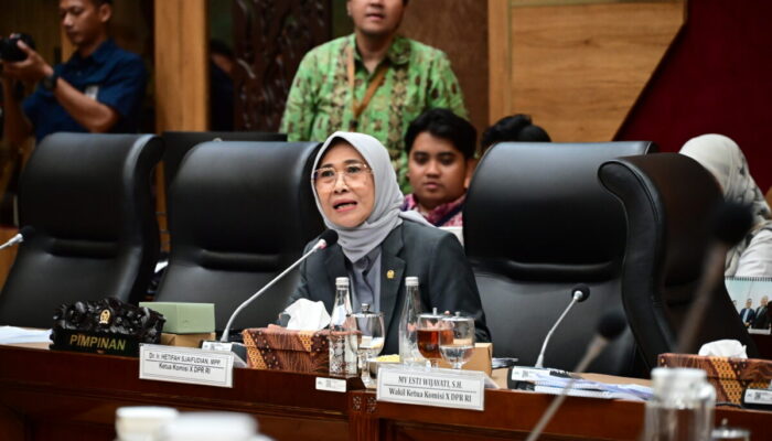 Ribuan Sekolah Terdampak Bencana, DPR Desak Percepatan Pemulihan Infrastruktur Pendidikan