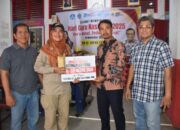 Mantan Dirut PT Semen Padang Dwi Soetjipto Kirimkan Bantuan Rp50 Juta untuk Korban Banjir Bandang di Pauh