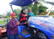 Lewat Aspirasi Alex Indra Lukman, Petani Dharmasraya Terima Bantuan Rp23,13 Miliar