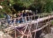 Setelah Tandu Pasien, Kini Warga Ngalau Gadang Pessel Tandu Jenazah