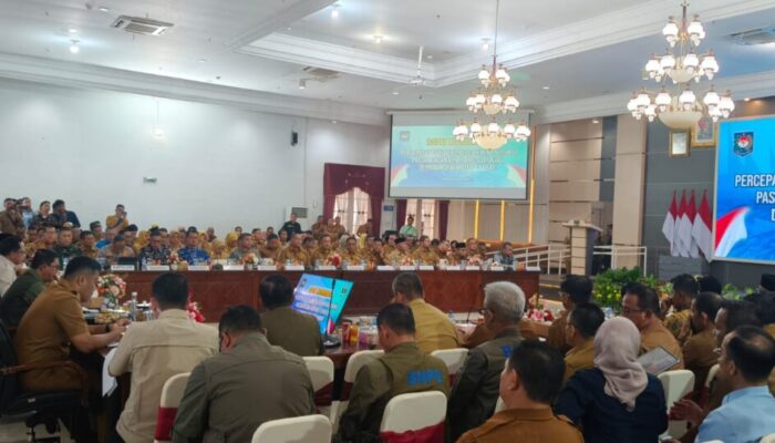 Pesisir Selatan Porak-Poranda, Bupati Hendrajoni Ungkap Kerusakan Rp1,43 Triliun di Hadapan Mendagri