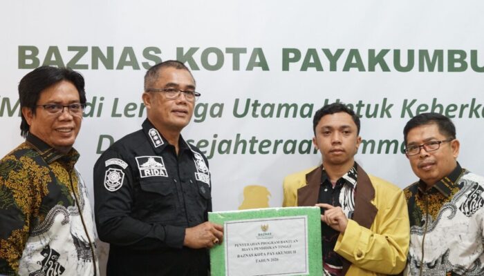 Pemko Payakumbuh–Baznas Salurkan Bantuan Pendidikan untuk 100 Mahasiswa