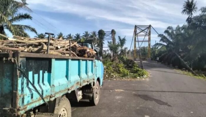 Over Tonase Jadi Biang Kerok, Jembatan Gantung Penghubung Pancung Soal–Airpura Kembali Rusak