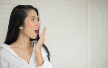 Mengatasi Bau Mulut saat Puasa