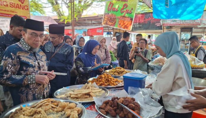 Pemko Padang dan BBPOM Pastikan Keamanan Jajanan Pabukoan
