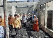Wawako Padang Datangi Korban Kebakaran di Surau Gadang