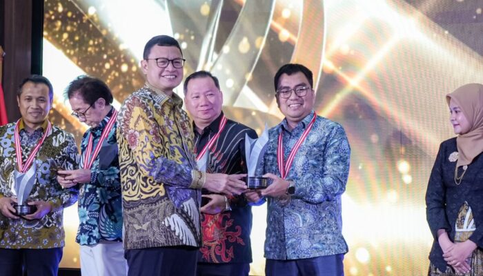 Nurhayati Subakat Raih Penghargaan BPOM Award 2026 sebagai Pelopor Revolusi Kosmetik Halal dan Aman di Indonesia
