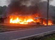 Kebakaran di Belimbing Alami Kerugian Rp500 Juta dan Satu Korban Luka Bakar