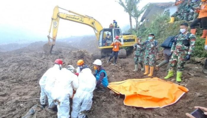 Total 99 Bodypack Korban Longsor Cisarua Sudah Diserahkan Basarnas kepada Tim DVI