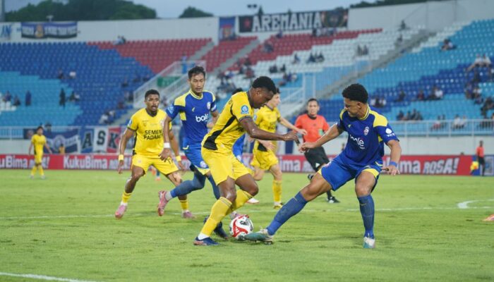 Bertanding di Kandang Lawan, Semen Padang FC Tumbang 3-0 dari Arema FC