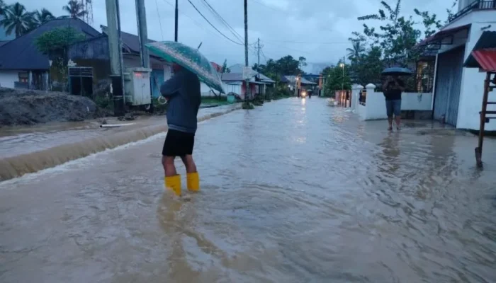 Banjir di Agam, Akses Jalan Nasional Terputus 