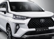 Merawat Mobil Berwarna Putih