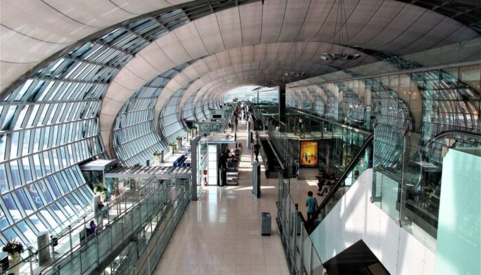 Keluar dari Thailand, Penumpang Pesawat Kini Kena Biaya Rp608.000