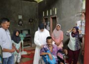 Lisda Hendrajoni Serahkan Kursi Roda dan Rumah Sejahtera untuk Warga Pessel