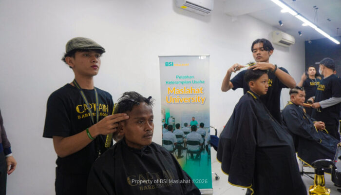 BSI Maslahat Bekali Dhuafa dengan Keterampilan Barber untuk Menumbuhkan Kemandirian Ekonomi