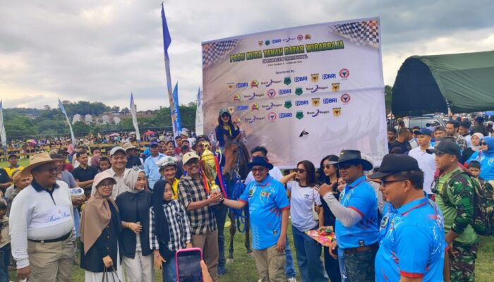 Kuda Emmera Raih Juara Pertama Kelas Derby di Wirabraja Open Race