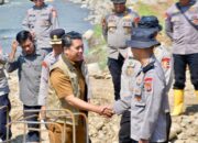 Renminops Korbrimod Tinjau Pembangunan Jembatan Bailey di Palembayan