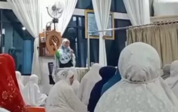Semarak Ramadhan, Siswi MTsN 1 Agam Nur Khayla Islami Gelar Syiar Dakwah di Bukittinggi dan Agam