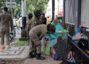 Satpol PP Padang Lakukan Pengawasan terhadap PMKS di Sejumlah Titik