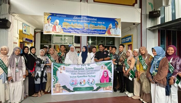 Ramadan Berbagi di RSUD M. Zein Painan, Lisda Hendrajoni dan Green Generation Tebar Kepedulian untuk Pasien