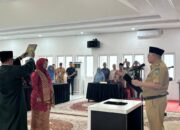 Hendri Arnis Lantik Wita Desi Susanti sebagai Pj Sekdako Padang Panjang