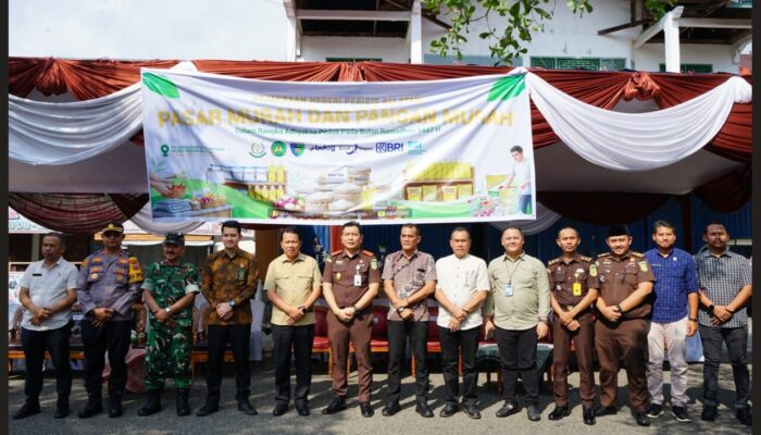 Kejari Pessel Luncurkan UMKM Mitra Adhyaksa, Warga Serbu Pasar Murah Ramadan