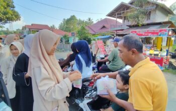 OSIM MTsN 9 Tanah Datar Berbagi Takjil