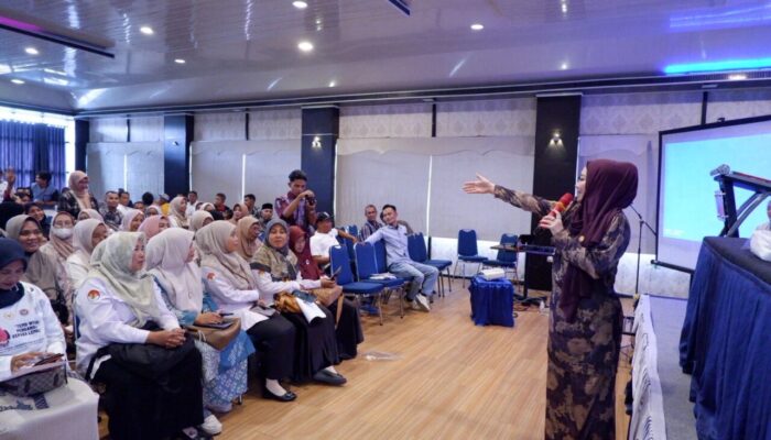 Temui Ratusan Pelaku UMKM, Lisda Hendrajoni Tekankan Pentingnya Sertifikat Halal